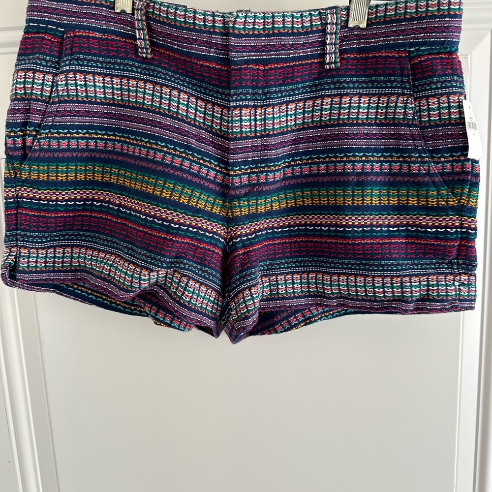 GAP Tapestry City Shorts Vibrant Summer Style